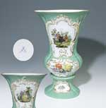 Große Watteau-Fond-Vase.