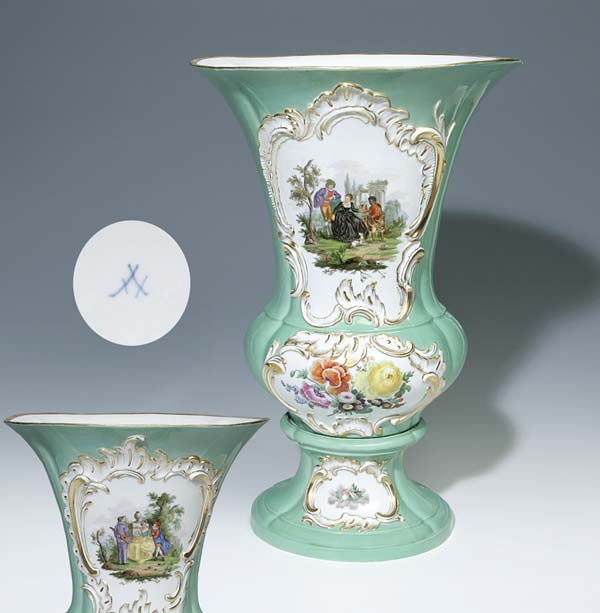 Große Watteau-Fond-Vase.