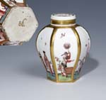 Chinoiserien-Teedose.