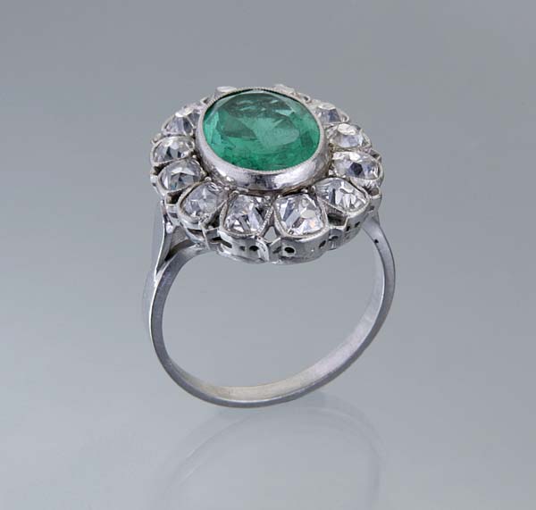 Smaragd-Diamant-Ring.