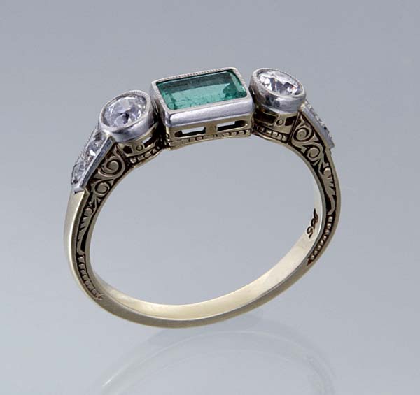 Art Déco-Smaragd-Brillant-Ring.