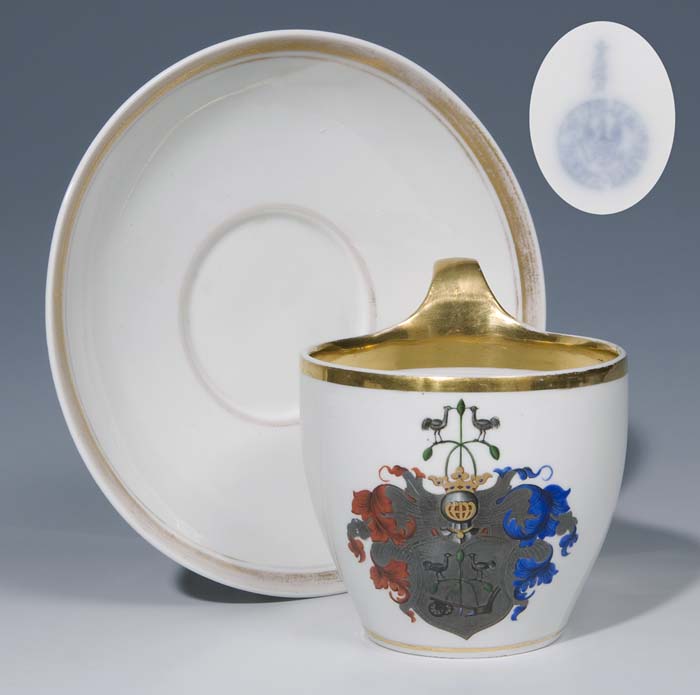 Große Wappen-Tasse, Untertasse.