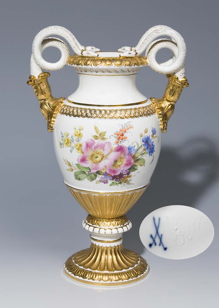 Schlangenhenkelvase.