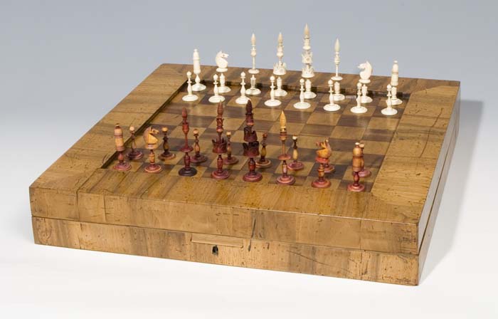 Barock-Spielbrett, Schachfiguren, Spiel