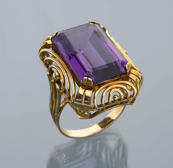 Großer Amethyst-Ring.