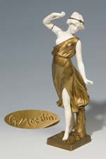 Jugendstil-Kombinationsfigur.