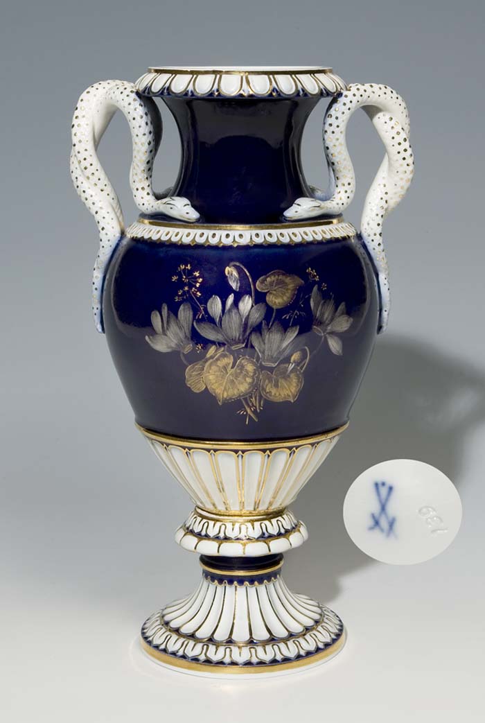 Schlangenhenkelvase.