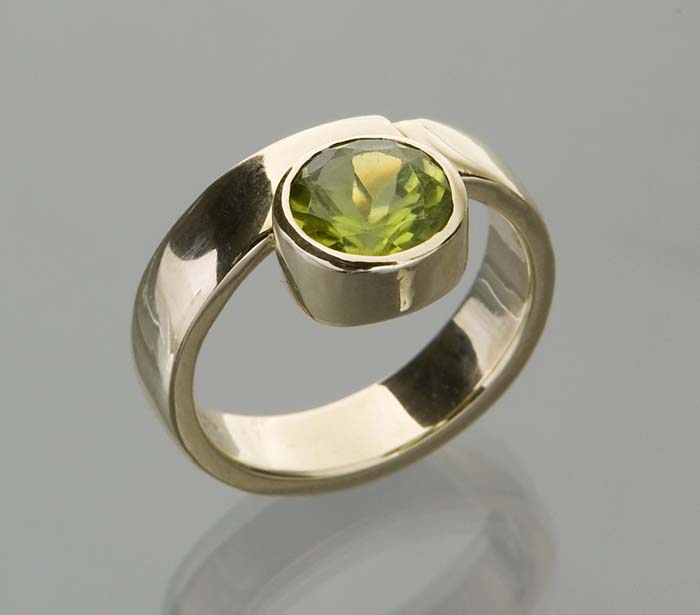 Peridot-Ring.