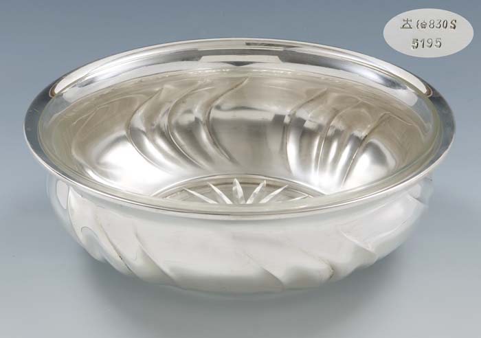 Schale mit Glaseinsatz.