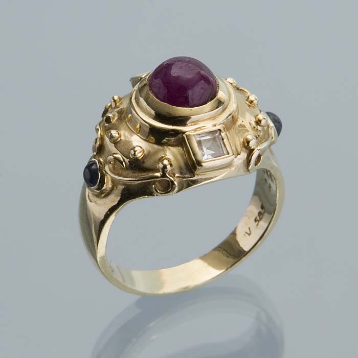 Rubin-Saphir-Ring.