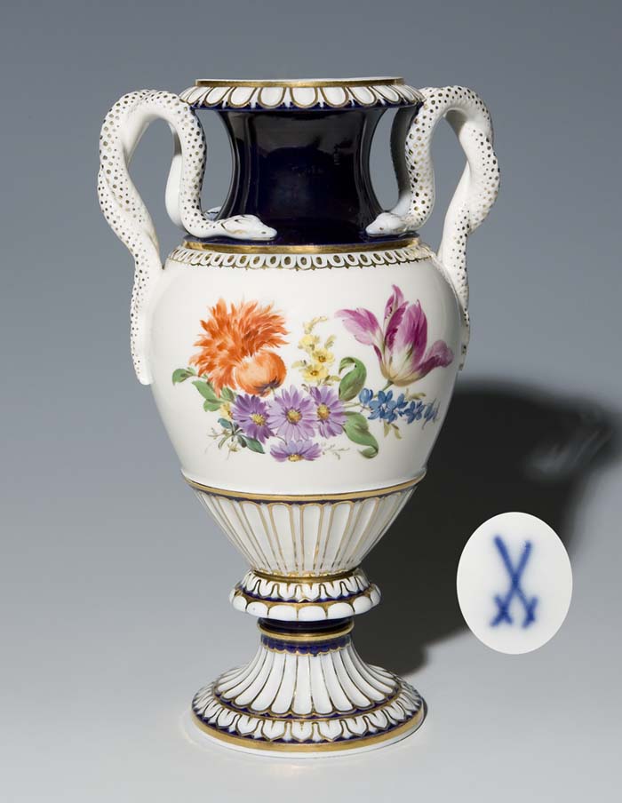 Schlangenhenkelvase.